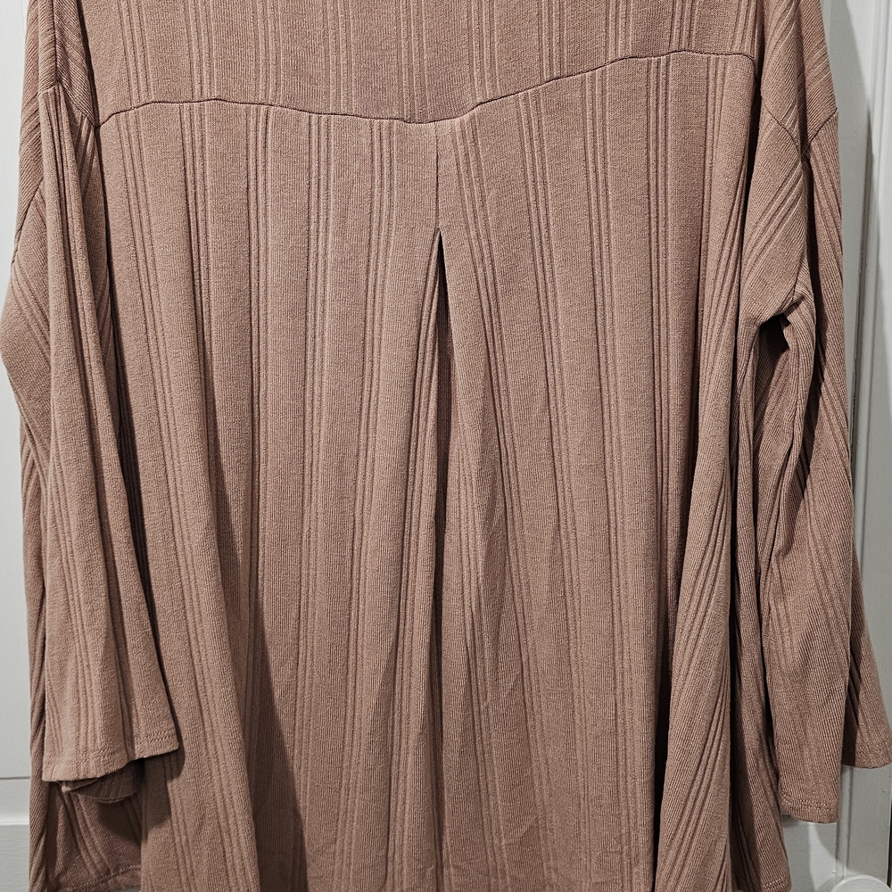 Fantastic Fawn Women's Ribbed Mauve Top. Soft And Luxurious! - Picture 6 of 8